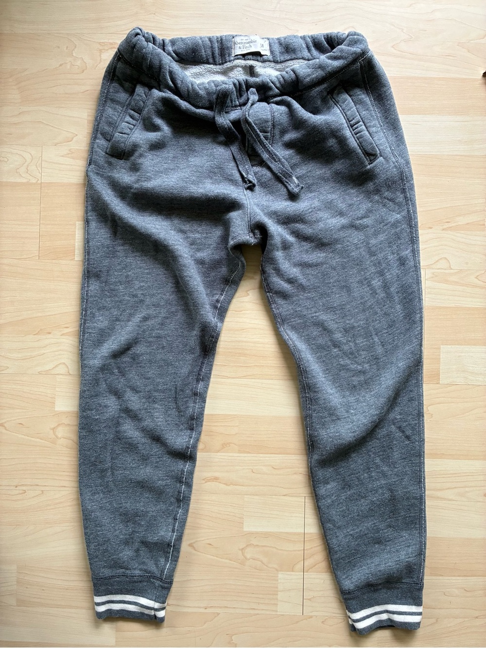 Abercrombie & Fitch Men's y2k Gray Fleece Jogger Sweatpants M Drawstring Pockets - Picture 2 of 7